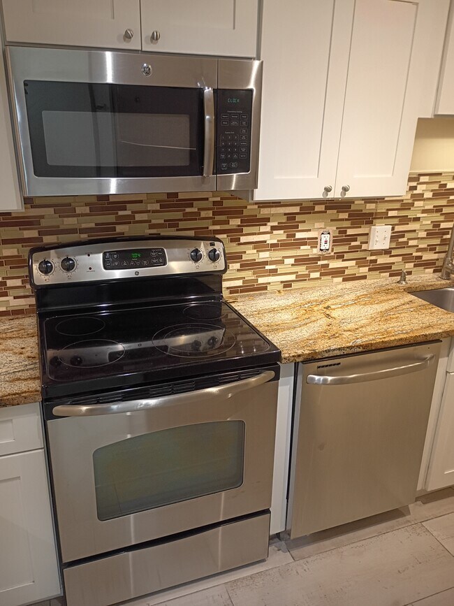 601 1st St S unit 2C, Jacksonville Beach, FL 32250 - photo 7