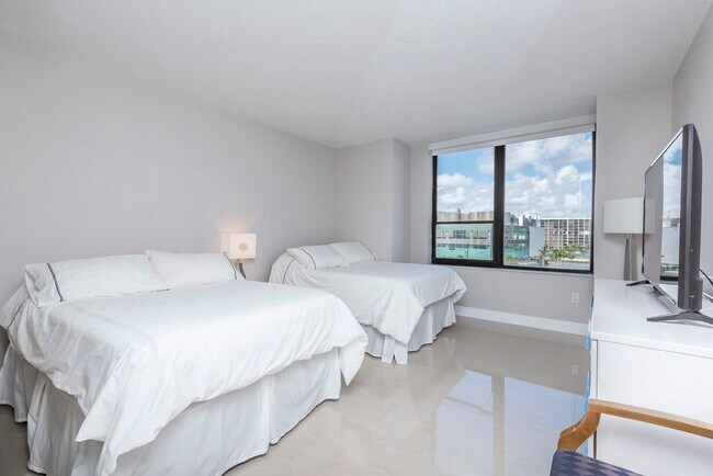 The Alexander Tower unit FL5-ID1049820P, Hollywood, FL 33019 - photo 3