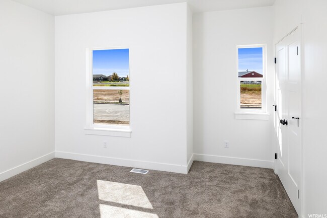 3491 Ammon Rd unit 37877622, Ammon, ID 83406 - photo 6