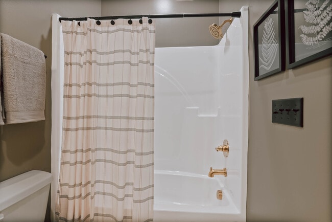 Guest Bathroom Shower.jpg