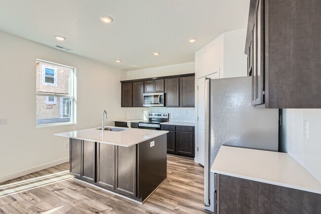 1607 N 800 W, Salem, UT 84653 - photo 2