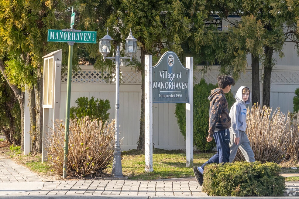 NH_Manorhaven_041024