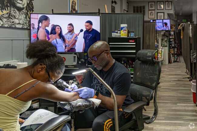 Island City Tattoo Studio is a highly rated tattoo shop for tattoos and piercings in Baltimore.