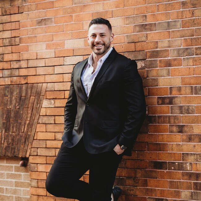 Agent Photo