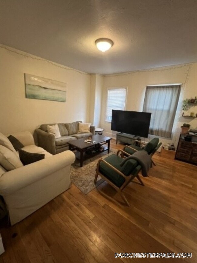 4 Sexton Ct, Boston, MA 02125