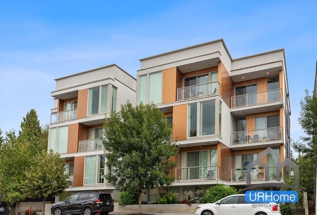 Modern 1- and 2-bedroom apartments await at Hollywood 12, right in the heart of Portlands Hollywo..., Portland, OR 97213 - photo 5