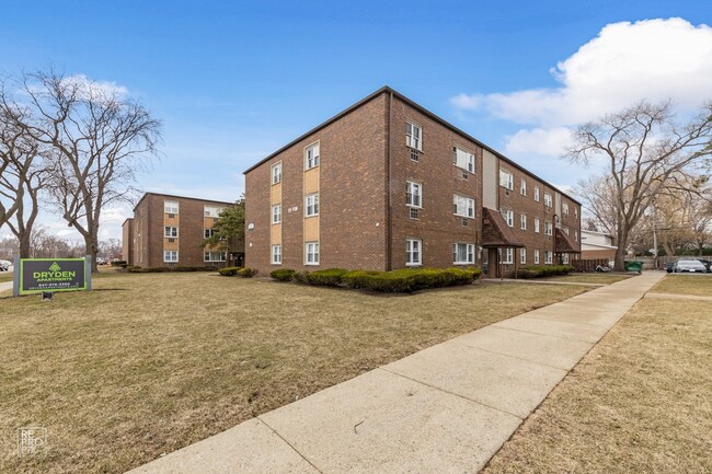 Dryden Homes- 1-21 N Dryden Pl, Arlington Heights, IL 60004 - photo 4