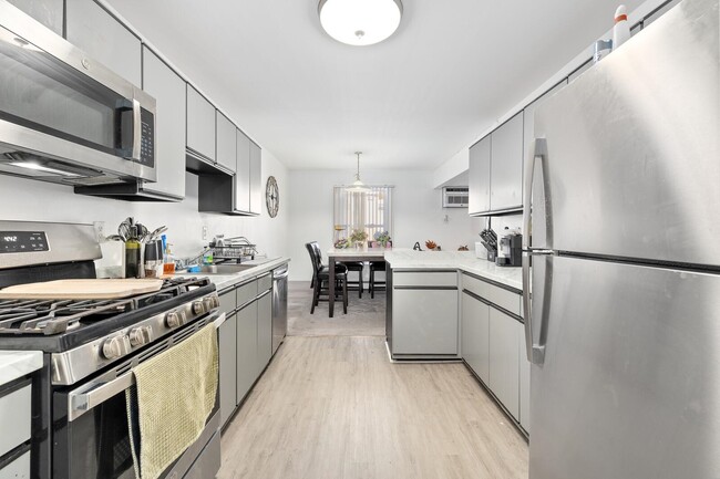 5 Riverview Ct, Secaucus, NJ 07094 - photo 2