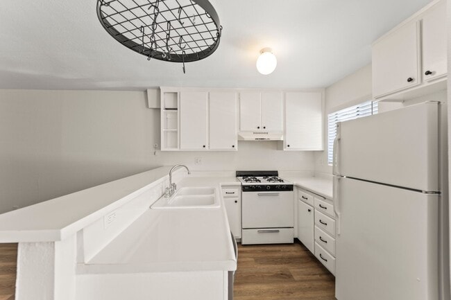 Tarzana Plaza unit 122, Tarzana, CA 91356 - photo 7