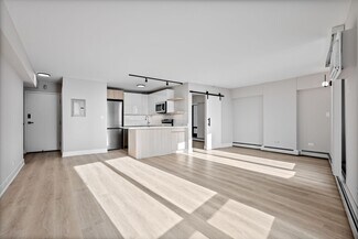 6166 N Sheridan Rd, Chicago, IL 60660