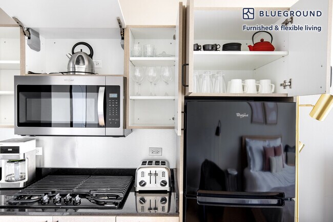 1515 N Fremont St unit FL8-ID316, Chicago, IL 60642 - photo 6