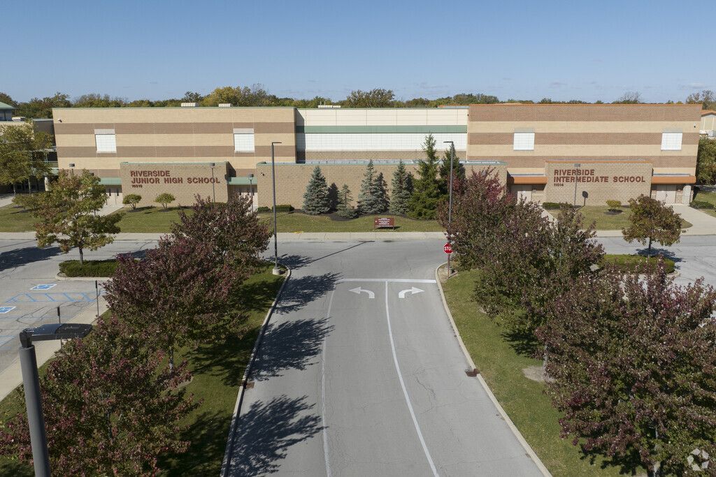 Riverside Junior High School provides a public education to students in Fishers.