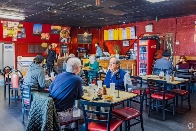 Locals in Community 2000 rave about the Pakistani and Indian flavors at Sheesh Mahal.