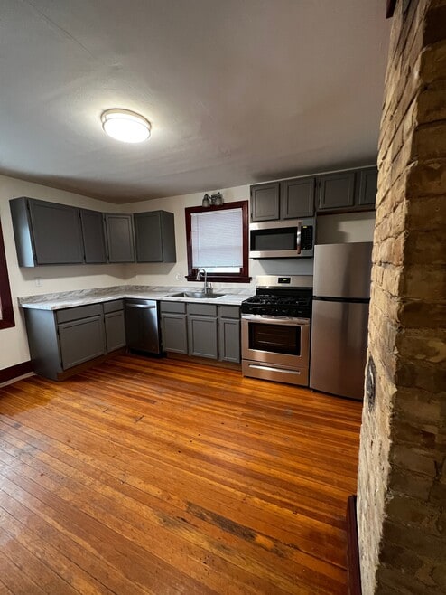 329 N Sherman Ave unit 3, Madison, WI 53704 - photo 1