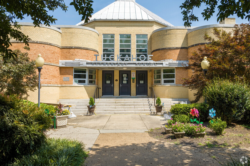 Students receive a great education at Tuckahoe Elementary School located in Tuckahoe, Virginia.