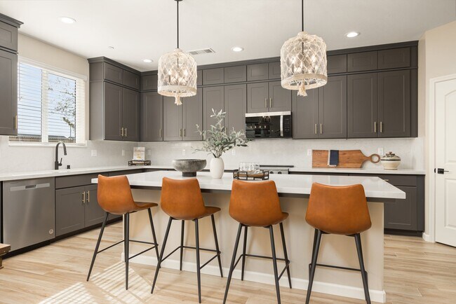 1617 W Sable Place unit 36916585, Hanford, CA 93230 - photo 5