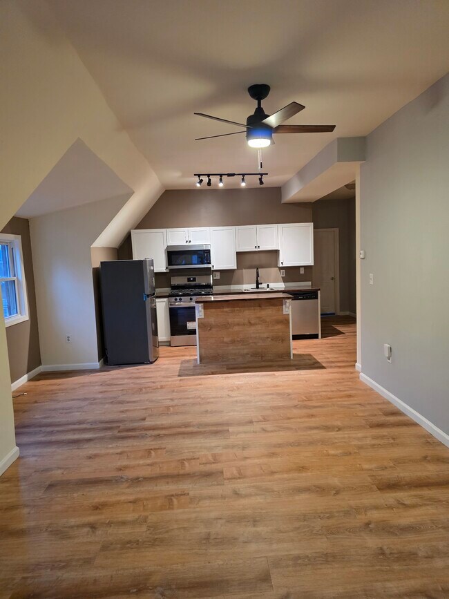 5487 Hays St unit 3, Pittsburgh, PA 15206 - photo 6