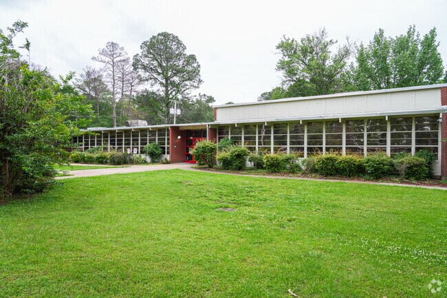 Spann Elementary School serves 425 students in grades K through 5.