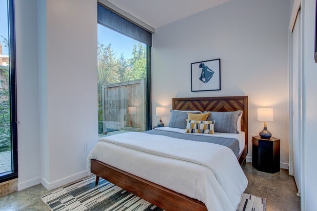 Theory 33, Portland, OR 97202 - photo 3