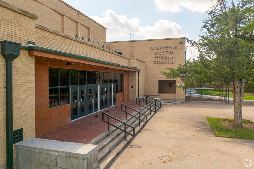 Austin Middle School is a great bridge for students going into High School.