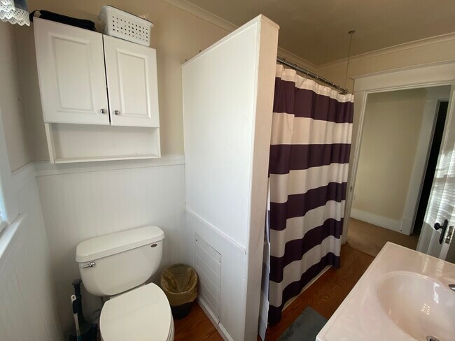 329 E Grandview Ave unit UPPER, Zelienople, PA 16063 - photo 5