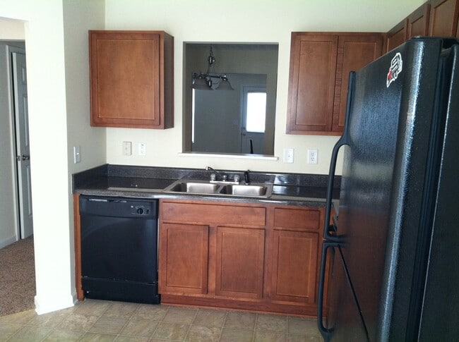 7160 Grosbeak St, Union City, GA 30291 - photo 2