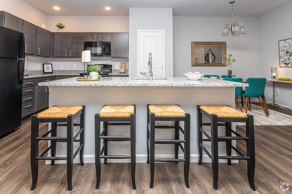 Highview Pointe, Louisville, KY 40228 - photo 1