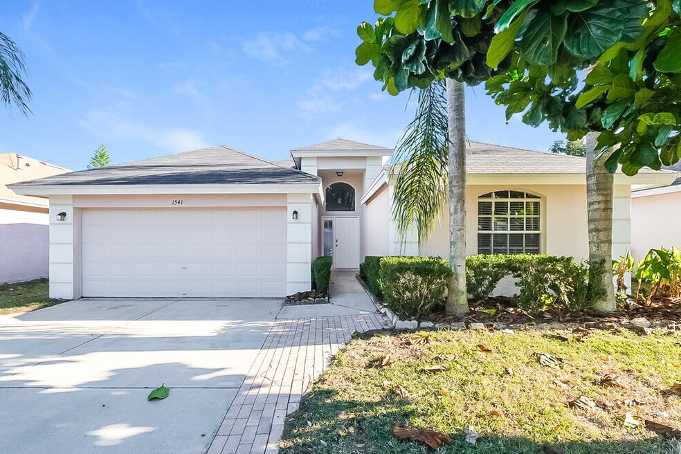 1541 Scotch Pine Dr, Brandon, FL 33511 - photo 1