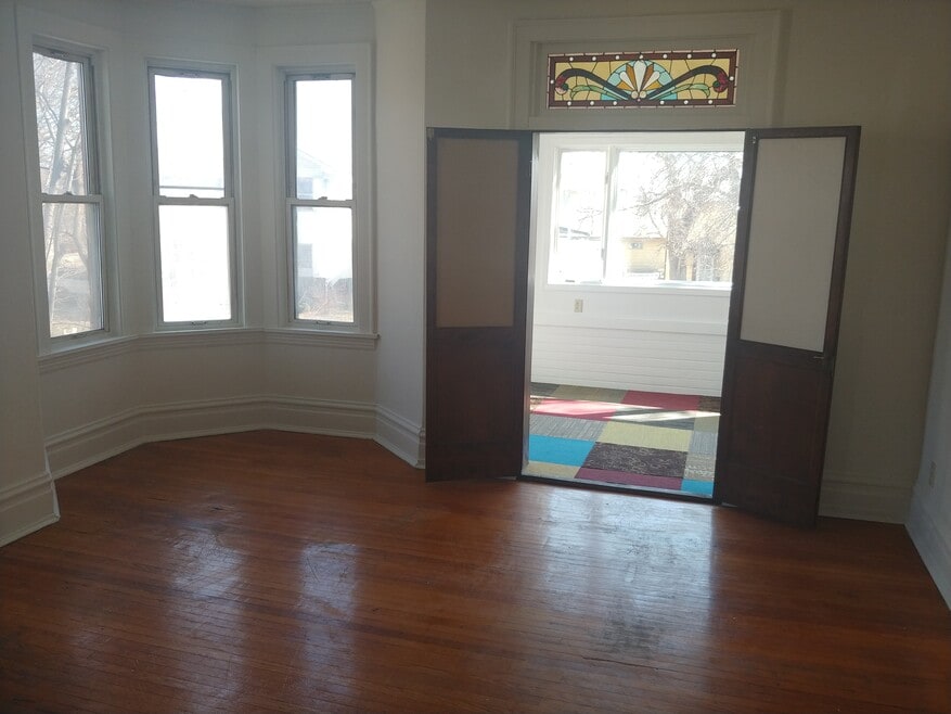 1618 Thomas Place N unit 2, Minneapolis, MN 55411 - photo 1