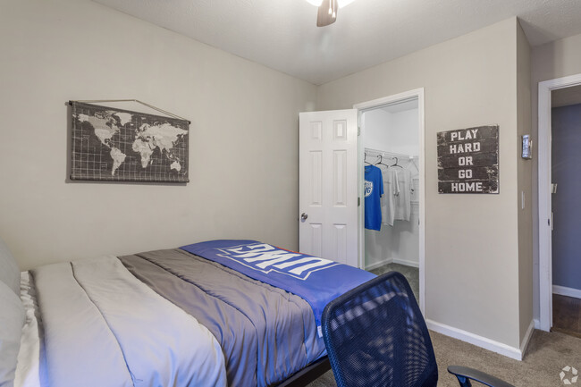 Eagle Court / Carrollton Walk 903 Hays Mill Rd Carrollton GA Eagle Court / Carrollton Walk 903 Hays Mill Rd Carrollton GA