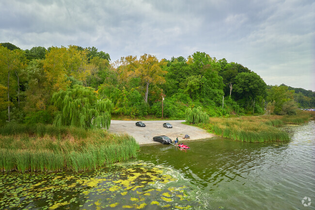 Young people preparing watercraft in Bay Park West.