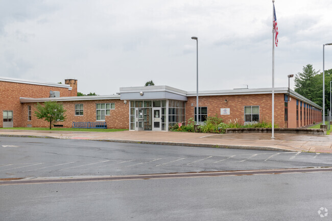 With proficiencies of 27% for math, and 62% for reading, the Camden Elementary School is mixed.