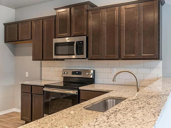 523 North St, Gladewater, TX 75647 - photo 7