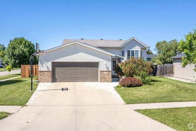 Elmwood Court features single-family homes designed for modern living and family fun.