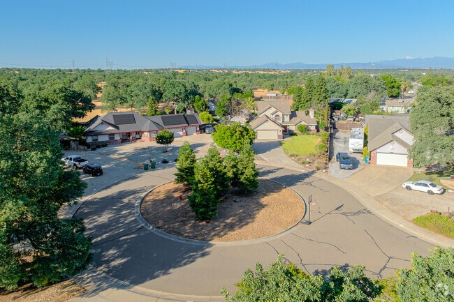 New traditional homes in Cottonwood cul da sac share wide and peaceful streets.