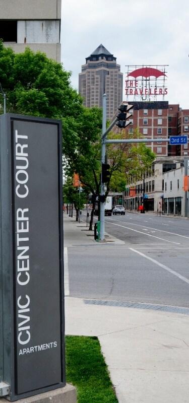 Civic Center Court Apartments, Des Moines, IA 50309 - photo 1