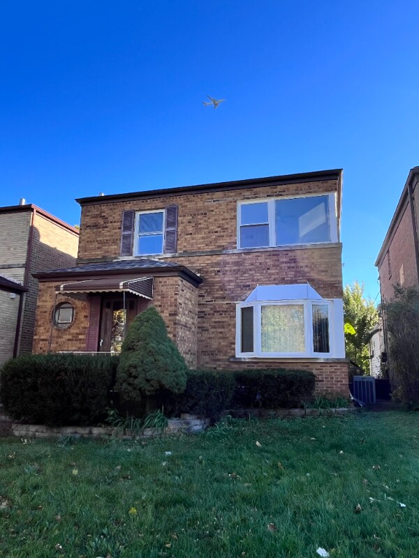 3623 W Foster Ave, Chicago, IL 60625