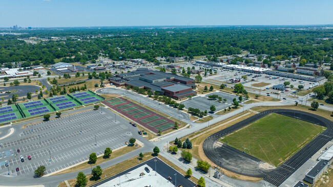 The Chapel Hill 7th and 8th Grade Center offers plenty of outdoor recreation options.