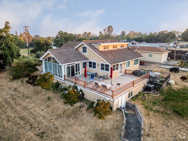 Silverado Resort is full of large homes with their own pool in Napa.