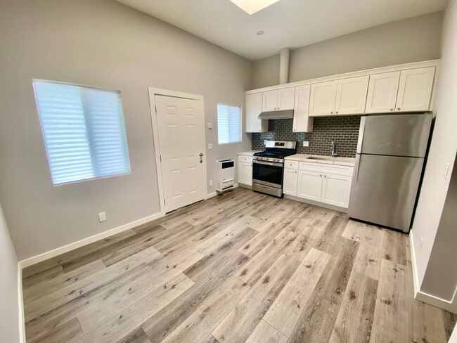 Sweet Spot Alert! Cozy 1 Bed in the Heart of LA, Los Angeles, CA 90015 - photo 6