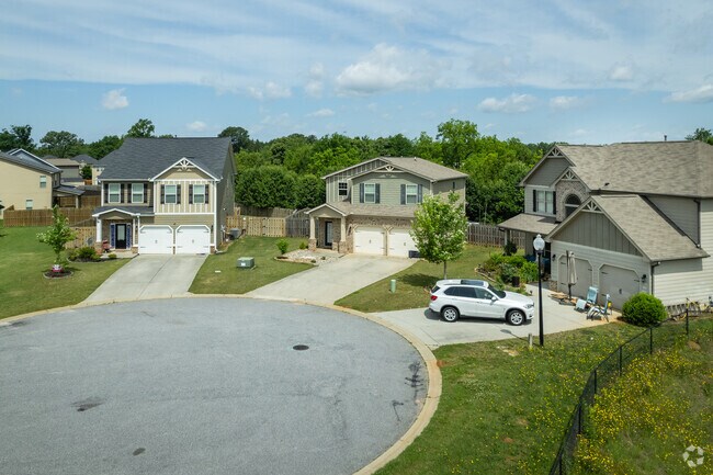 There are newer craftsman style homes popping up around Welcome.