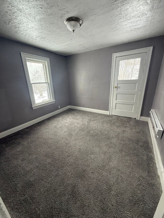 10202 Hilgert Dr, Cleveland, OH 44104 - photo 6