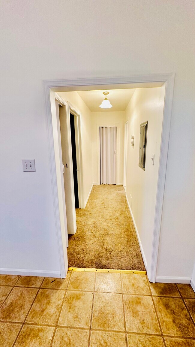 70 E Cleveland Ave unit 3, Morrisville, PA 19067 - photo 3