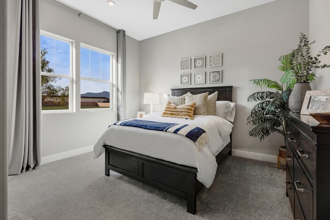 2569 Regency Cove Ct, Las Vegas, NV 89121 - photo 4