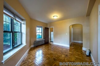2 Elmwood Ave Unit 14, Winchester, MA 01890