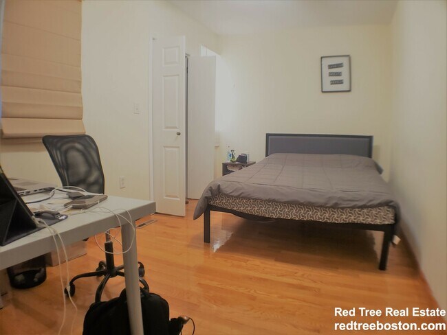 29 Sutherland Rd unit B, Boston, MA 02135 - photo 3