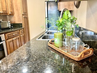 8537 Villa la Jolla Dr Unit F, La Jolla, CA 92037