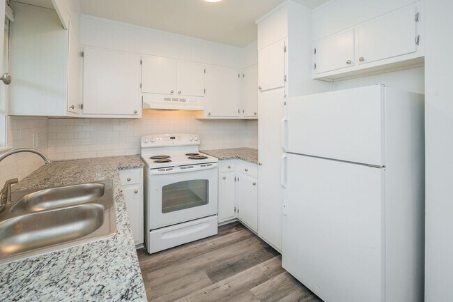 Cliff Terrace, Birmingham, AL 35205 - photo 4