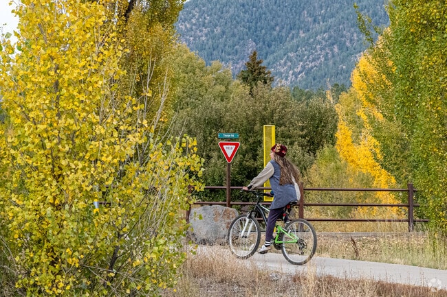 Flagstaff is the gateway to the Grand Canyon which is only 80 miles away.
