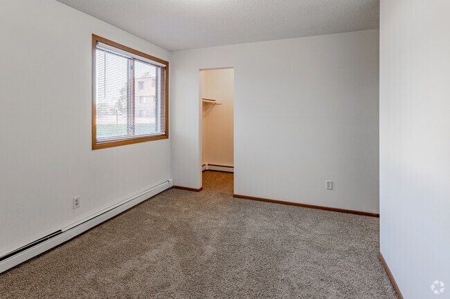 2BR, 1BA - 730SF - Second Bedroom